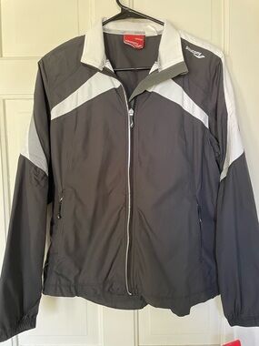 Saucony Black & White Ethereal Jacket